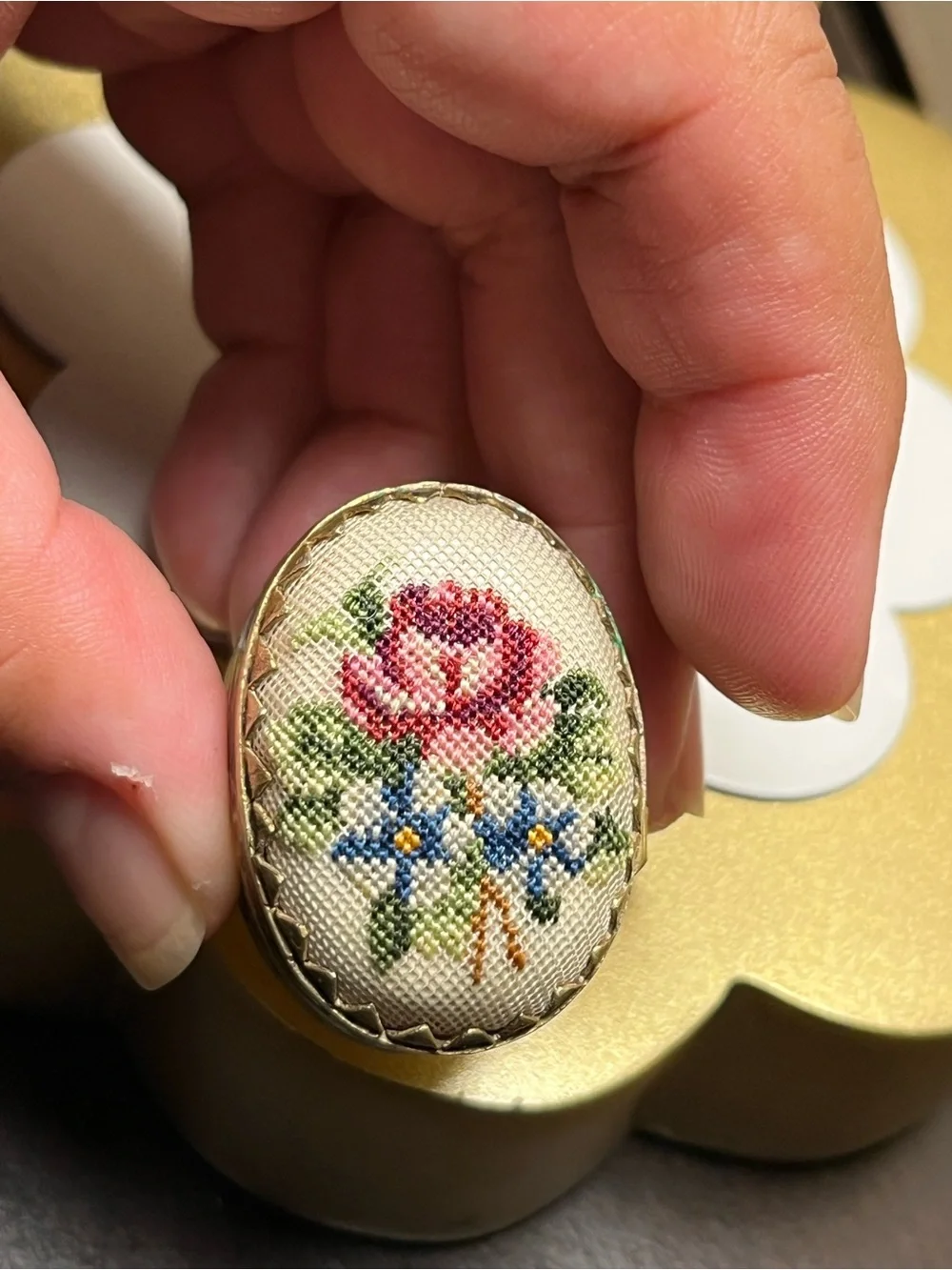 Vintage Floral Cloisonne Enamel Petit Point Pill Box - Picture 3 of 11
